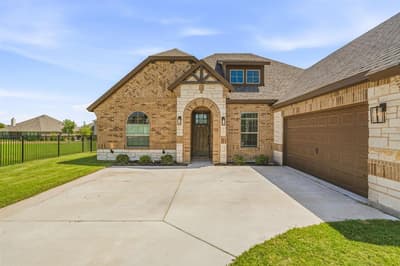 513 River Bank Court, Granbury TX 76049