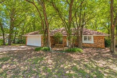 1303 Spanish Flower Drive, Granbury TX 76048