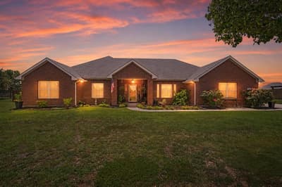 112 Springfield Lane, Red Oak TX 75165