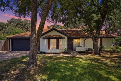 700 Highland Crest Drive, Hurst TX 76054
