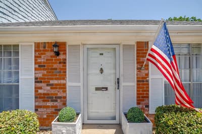 937 Roaring Springs Road, Fort Worth TX 76114 - Photo 2