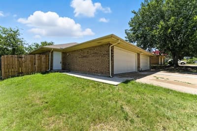 6905 W Cleburne Road, Fort Worth TX 76133 - Photo 2
