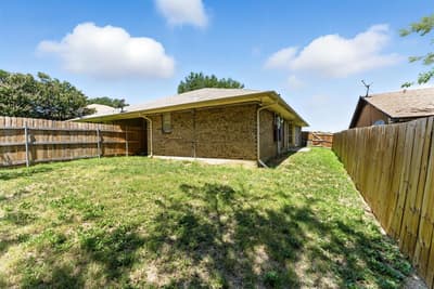 6905 W Cleburne Road, Fort Worth TX 76133 - Photo 5