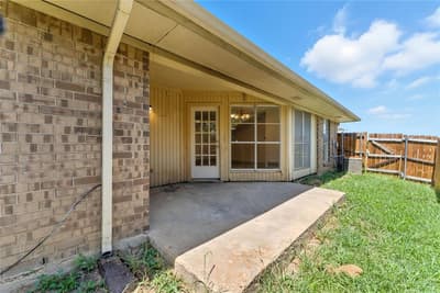 6905 W Cleburne Road, Fort Worth TX 76133 - Photo 4