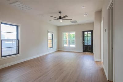 311 Throckmorton, Weatherford TX 76086 - Photo 3