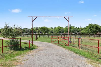 1135 Leo Andrews Road, Whitesboro TX 76273 - Photo 3