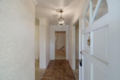 1301 Colonial Court, Arlington TX 76013 - Photo 5
