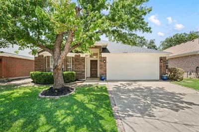 1137 Union Drive, Saginaw TX 76131