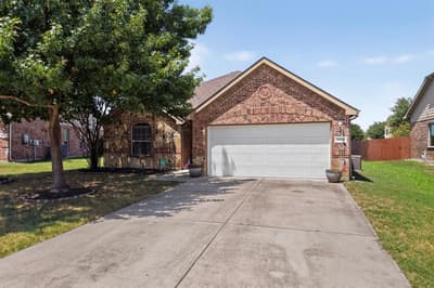 1336 Shelley Drive, Burleson TX 76028 - Photo 2