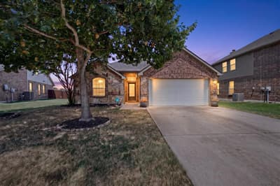 1336 Shelley Drive, Burleson TX 76028