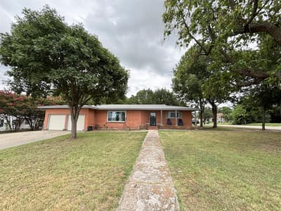 305 Rock Street, Bowie TX 76230