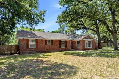 900 Liveoak Street, Denton TX 76209 - Photo 2