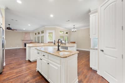 2808 Country Club Road, Pantego TX 76013 - Photo 4