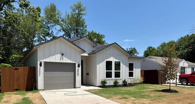2731 Moffatt Avenue, Dallas TX 75216