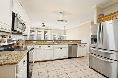 702 Champlain Court, Midlothian TX 76065 - Photo 5