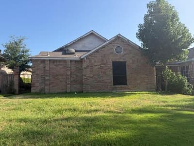 2525 W Oakdale Road, Irving TX 75060
