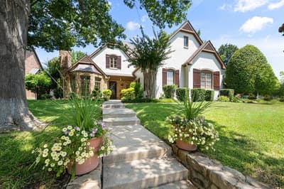 2111 Castle View Road, Mansfield TX 76063