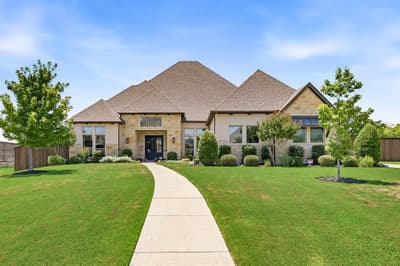 1045 Falcon Nest Drive, Kennedale TX 76060