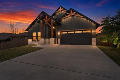 2911 NW 30TH Street, Fort Worth TX 76106 - Photo 2