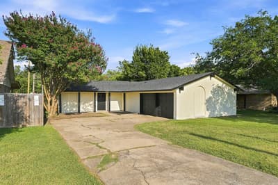2736 N Saint Augustine Drive, Dallas TX 75227