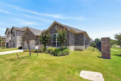 7223 Fallen Crest Lane, Arlington TX 76001 - Photo 3