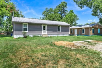 195 N Wood Street, Emory TX 75440 - Photo 2