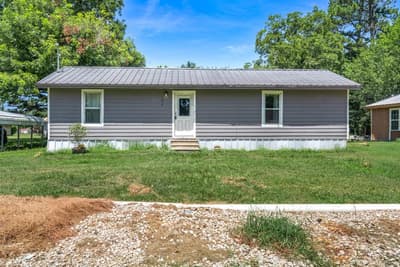 195 N Wood Street, Emory TX 75440