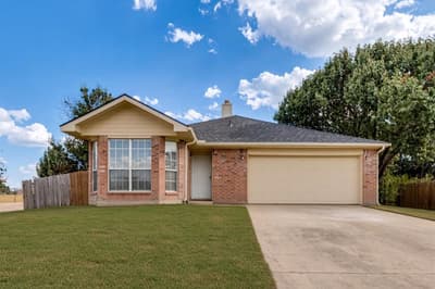3155 Ponds Edge Trail, Grand Prairie TX 75052 - Photo 2