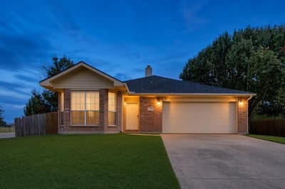 3155 Ponds Edge Trail, Grand Prairie TX 75052