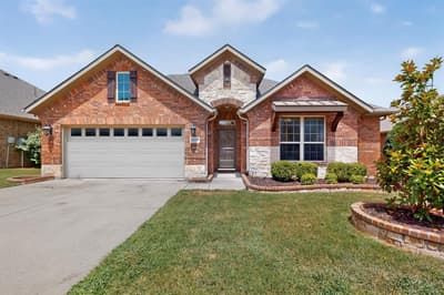 9215 Moon River Court, Arlington TX 76002 - Photo 2