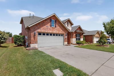9215 Moon River Court, Arlington TX 76002 - Photo 3