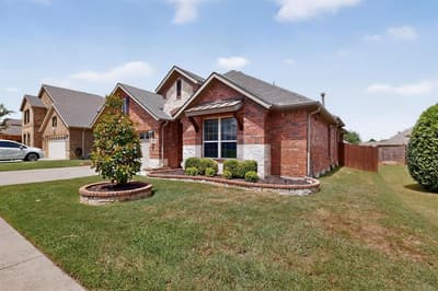 9215 Moon River Court, Arlington TX 76002 - Photo 4