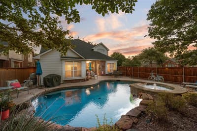 1660 Meadows Avenue, Lantana TX 76226