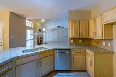 1812 Canoe Way, Carrollton TX 75010 - Photo 2