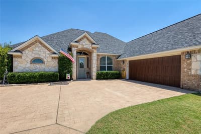 2821 Willow Ridge Circle, Granbury TX 76049