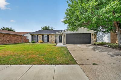 704 Levelland Drive, Arlington TX 76017