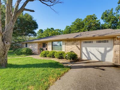 702 Preston Street, Bowie TX 76230 - Photo 2