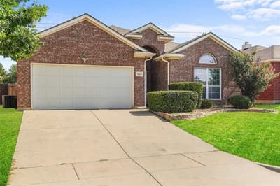556 Caravan Drive, Fort Worth TX 76131 - Photo 3
