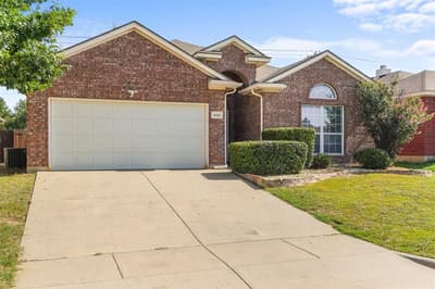 556 Caravan Drive, Fort Worth TX 76131 - Photo 4