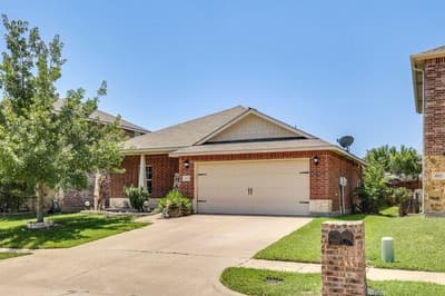 9004 Cloudveil Drive, Arlington TX 76002 - Photo 2