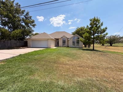 201 Driftwood Court, Runaway Bay TX 76426