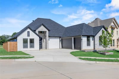 7203 Harris Place, Arlington TX 76001 - Photo 2