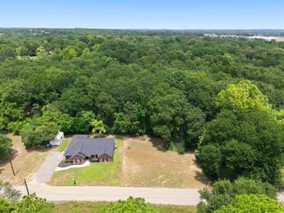 105 E Foggle Street, Athens TX 75751 - Photo 2