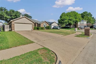 5206 Rio Court, Arlington TX 76017 - Photo 3