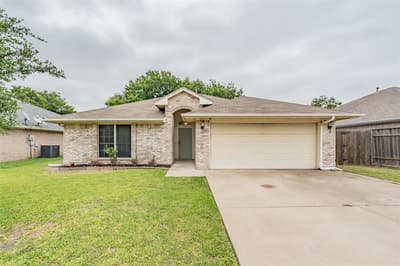 137 Roberts Drive, Saginaw TX 76179