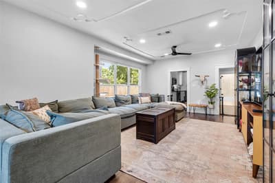 406 S Montreal Avenue, Dallas TX 75208 - Photo 2
