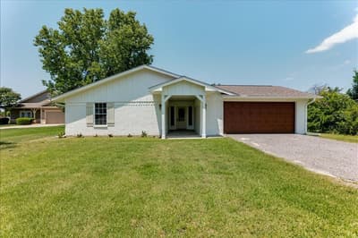 104 Pontiac Drive, Lake Kiowa TX 76240