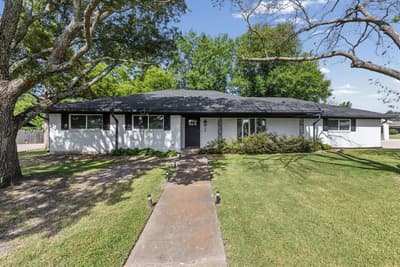 112 Royal Lane, Commerce TX 75428 - Photo 2
