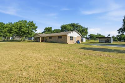 917 E Ross Avenue, De Leon TX 76444 - Photo 3