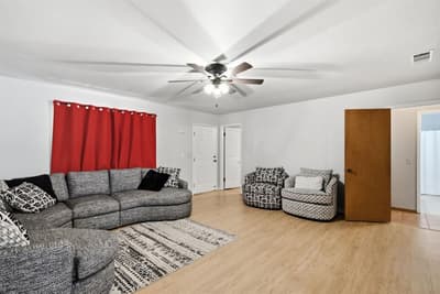 917 E Ross Avenue, De Leon TX 76444 - Photo 5